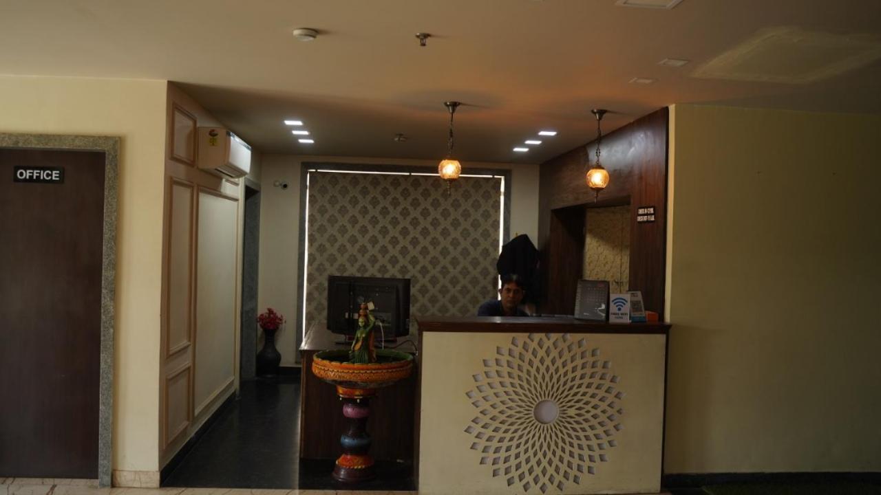 Raas Mahal-Hotel In Jaipur Near Tourist Places מראה חיצוני תמונה