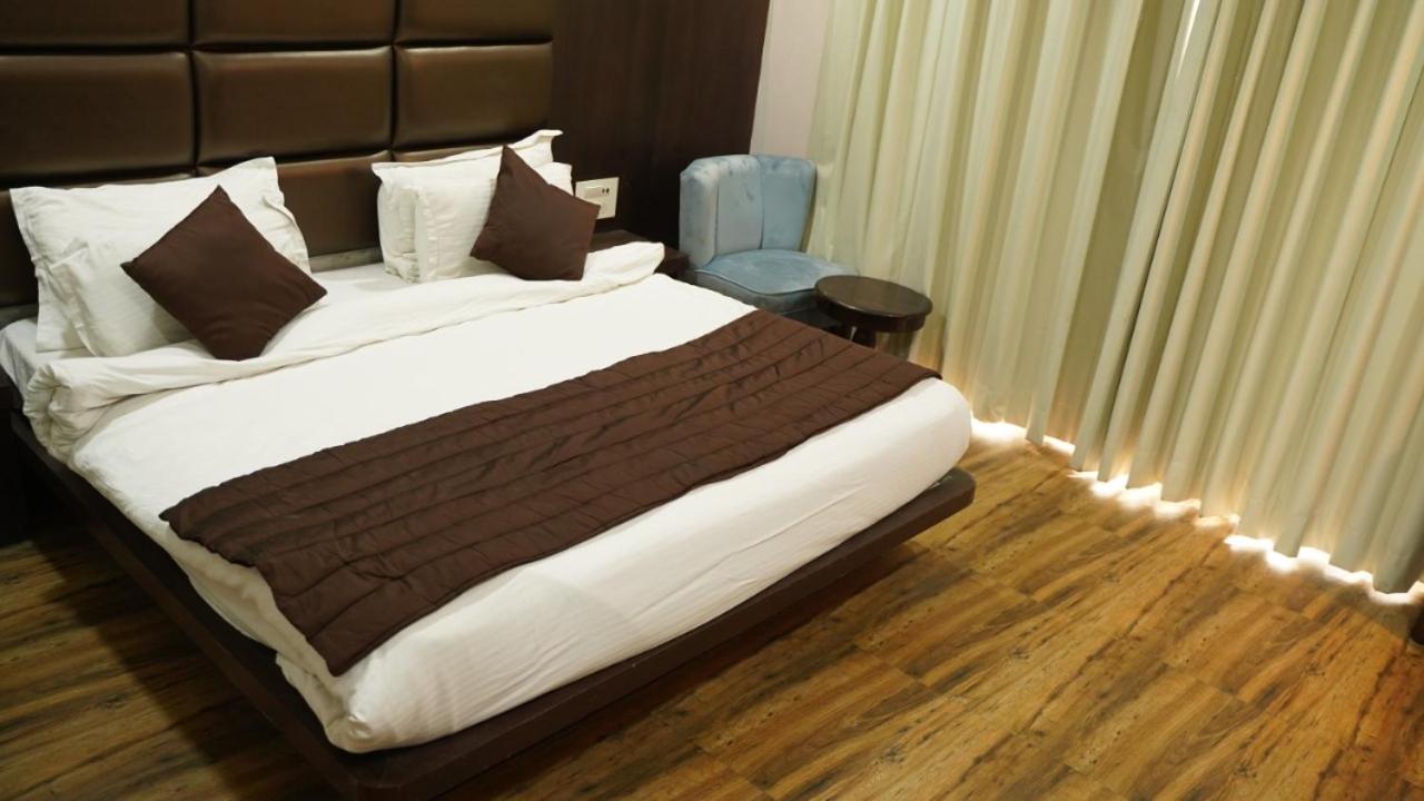 Raas Mahal-Hotel In Jaipur Near Tourist Places מראה חיצוני תמונה